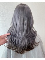 シェリア(Shelia) バイカラー_ツートンカラー_グレーアッシュ_シルバーカラー