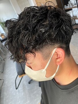フゥ 宇都宮(FeU) 波巻きパーマメンズパーマメンズヘアツーブロックツイストパーマ