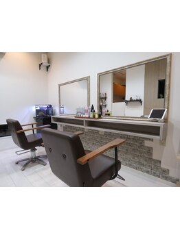 オーナーによるマンツーマン施術◎落ち着いたプライベート空間で、周りを気にせず寛げるサロンタイムを。