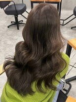 イリ 大阪(ili)&nbsp;ハイライトカラーミルクティーベージュレイヤーカット