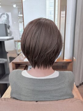 ムーア(MUA) グレーアッシュ×ショート