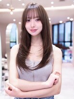ケアリー プレナ海浜幕張(Carelly)&nbsp;デザインカラー/レイヤーカット/ウェットヘア/オリーブベージュ