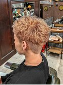 【スパイキーショート×ハイトーン】