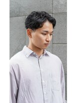 ネイヴィル(navile)&nbsp;刈り上げセンターパートヘア
