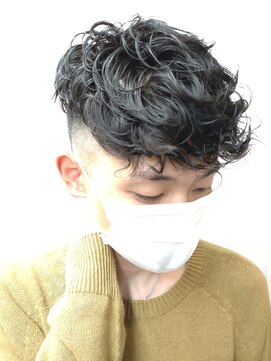 トバ(TOBA) フェードカット+スパイラルパーマ