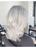 リアル(REAL) White ash ブリーチ/髪質改善/レイヤーカット/インナーカラー