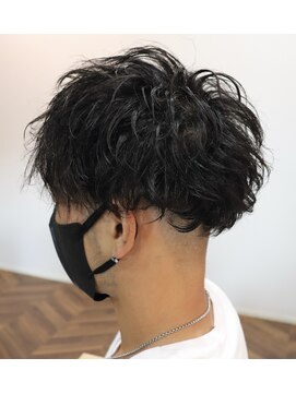ウィスカーヘアー(whisker hair) ツイストスパイラルパーマ