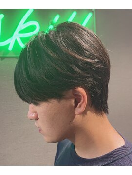 スキル(SKILL) センターパート/ニュアンスパーマ/メンズ縮毛矯正/パーマ落とし