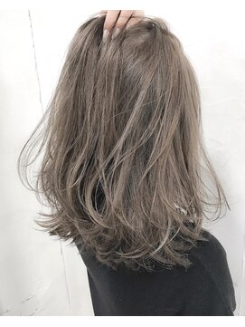 アリー 原宿 表参道(ALLY) レイヤーミディアム×ミルクティーベージュ