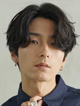 レタッチ バイ フィフス 銀座(RETOUCH by fifth) 新橋フェザーパーマルーズパーマニュアンスパーマセンターパート