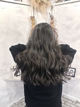 カカフロントオブザミラー(KaKa front of the mirror) 海外ハイライト