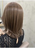 オリーブベージュ