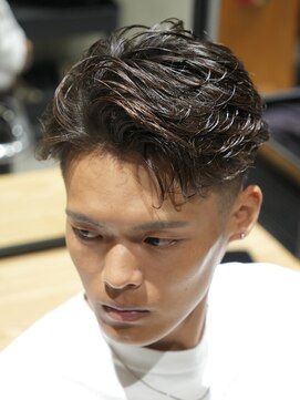 メッツ 原宿(METS) MEN'S/毛流れサイドパート×テーパーフェード/