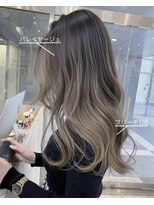 イェッカ(YECCA)&nbsp;ブリーチ１回◎バレイヤージュ＊グレー