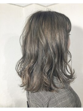 アンフィドットドゥルドゥ(AnFye.dueldo) 【AnFye.dueldo】Aラインセミディ × シルバーカラー