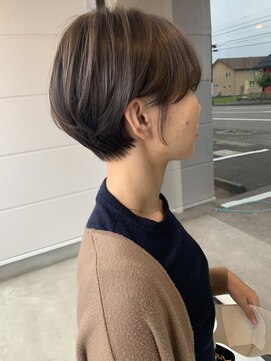 ナンバー(number+) 20代30代30代アッシュベージュナチュラル耳掛けショート美肌