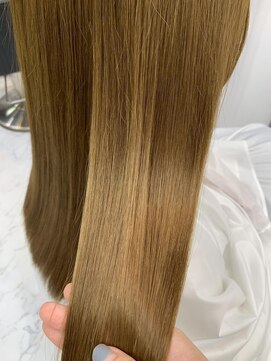 エスカーラ 表参道(THE ESCALA) シナモンべージュで潤いhair【タビラマユミ】