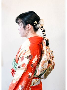 ホワイトルーム(White Room) 金箔を使った紐ポニーテール♪