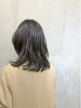 モノ アンド イニ(Mono & inni) レイヤーカット