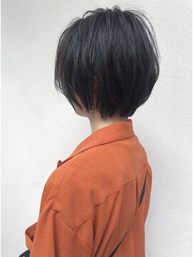 モルニ(MORNI) 大人ショート_マロンベージュ Aラインボブ かきあげ