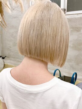 スー 渋谷(suu) ハイトーンホワイトベージュグレージュケアブリーチ