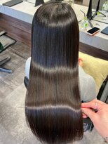 アイユー(ii+U)&nbsp;艶髪　髪質改善トリートメント　ロング　絹髪