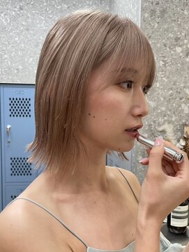 サンク 原宿 表参道(cinq) ナチュラルボブミニボブミルクティーベージュ切りっぱなしボブ