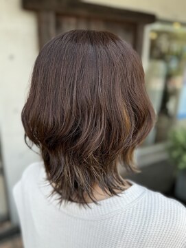 タエビスアリッサム(Taebis Alyssum) ネオウルフ　くせ毛　ミディアム　湿気対策　顔まわりレイヤー