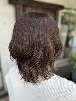 タエビスアリッサム(Taebis Alyssum) ネオウルフ くせ毛 ミディアム 湿気対策 顔まわりレイヤー