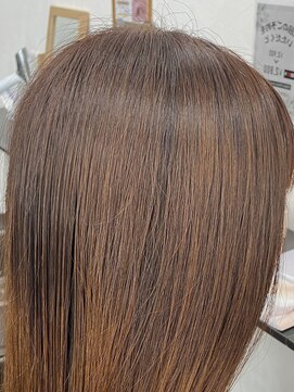 レイディバードカラー 深谷稲荷町店 根元の白髪染め（リタッチ）