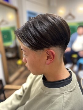 メンズフェード前下がりマッシュ