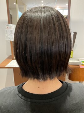 アミカ シーモール店(Amica) 切りっぱなしボブ
