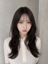 リット(lit)&nbsp;暗髪ハッシュカット × 艶感ダークカラー