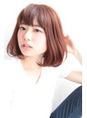 ALTI 白T × ナチュラルストレートボブ