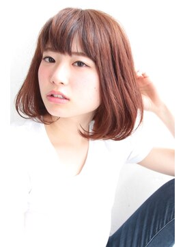 アルティプレジール(ALTI PLASIR) ALTI 白T × ナチュラルストレートボブ