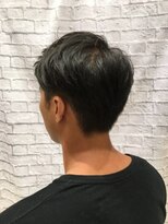 ミーティア バイ クアトロ(Meteor By QUATRO) 潔いアップバングを駆使してナチュラルさに清潔感をブラス