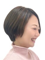 黄ぐまくん美容室 ショート レイヤー ボブ 前下がり