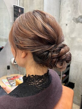 コージー(Kozy) ☆結婚式お呼ばれヘアアレンジ/ゆるふわアレンジ☆
