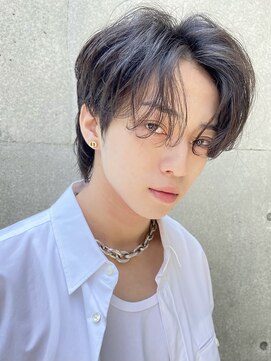 オグジュアリー 表参道(aux.) スーツ短髪ツーブロック束感モテる黒髪シークレットパーマ流行