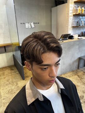 ザデイトウキョウ 表参道 青山(THE DAY TOKYO) コンマフェザーショート