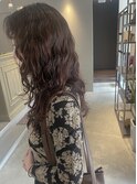 ロングのウェーブパーマスタイル