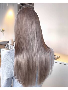 ジゼラ(GISELA) シルバーグレージュ ハイトーン ホワイトベージュ ミルクティー