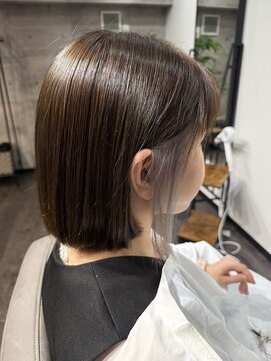 サロンドユニック(salon de UNIC) インナーミルクティー全体は暗めグレージュ、ザ！ボブです