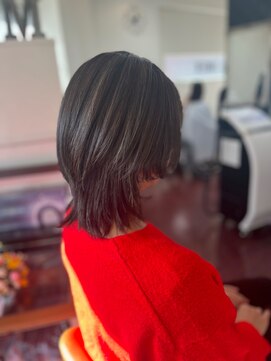 ローレン(LOREM) ミディアムウルフ12.24クラゲヘアー