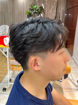 クオリス 上板橋店(QUALIS) 社会人◎フェザーパーマ×センターパート×ビジネス対応