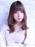 ミルクティーカラーと柔らかカールは相性バツグン！