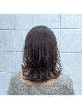 ヒップスアイズ(Hip's eyes) 外ハネミディ×ピンクグレージュ