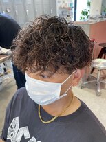 波巻きスパイラルパーマ　ツーブロック刈り上げ