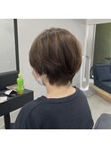 ベージュ