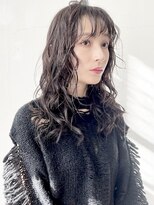 ココ 原宿(KOKO)&nbsp;レイヤー黒髪小顔クラゲヘアーオリーブグレーココアベージュ